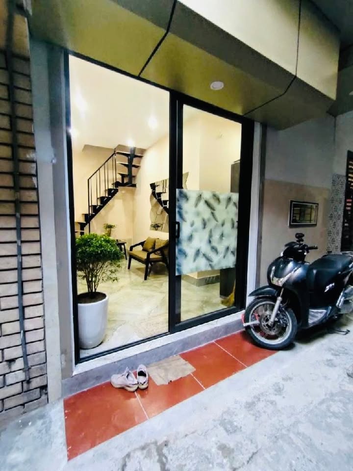 Nhà 3 tầng Tân Mai 18m² giá 2.65 tỷ - Tiện ích ngập tràn, ô tô tránh nhau!