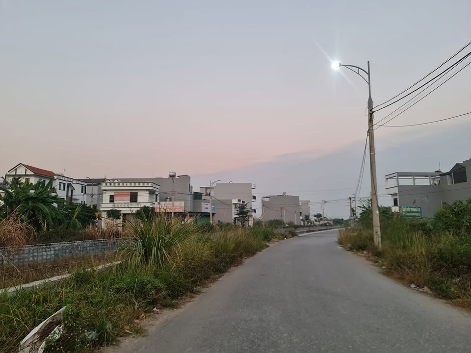 Lô đất đấu giá Xóm 5 Liêm Chung 78.5m² giá thỏa thuận - Dân cư đông đúc và sổ đỏ chính chủ!