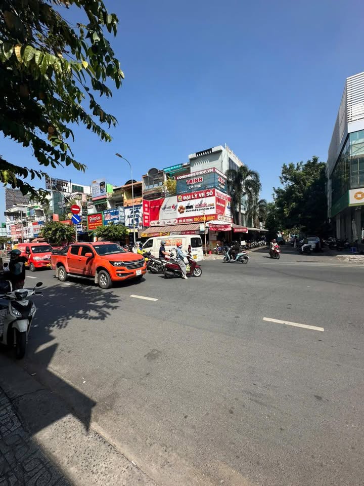 Nhà mặt tiền đường Phan Văn Trị, Gò Vấp 100m² giá 55 triệu - Vị trí kinh doanh đắc địa!