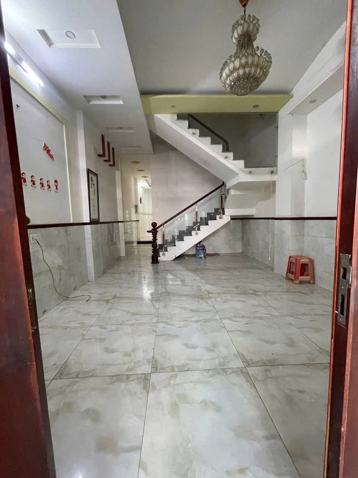 Cho thuê nhà mặt tiền Đường Đs3, Gò Vấp 100m² giá 18 triệu - Phù hợp làm văn phòng, kinh doanh online!