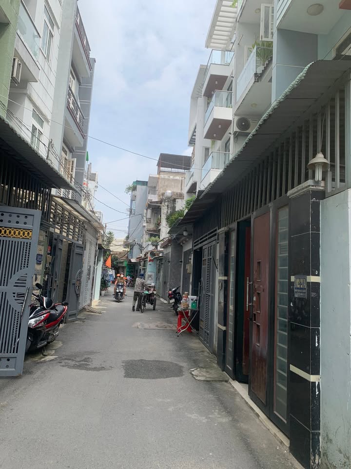 Nhà nguyên căn cho thuê tại đường Nguyễn Tư Giản, Gò Vấp 63m² - Giao ngay, sân vườn rộng rãi!