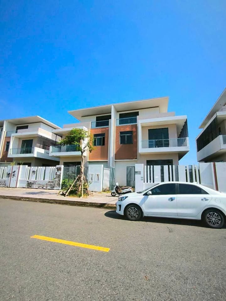 Biệt thự song lập Tây Bắc 204.75m² giá 5.65 tỷ - VIEW biển tuyệt đẹp!
