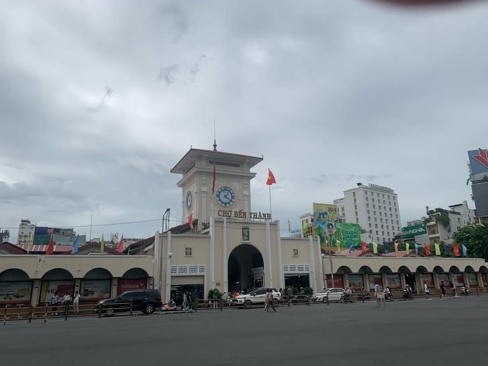 Nhà mặt tiền Lê Lợi, quận 1 - Diện tích 80m² - Kinh doanh sinh lời dễ dàng!