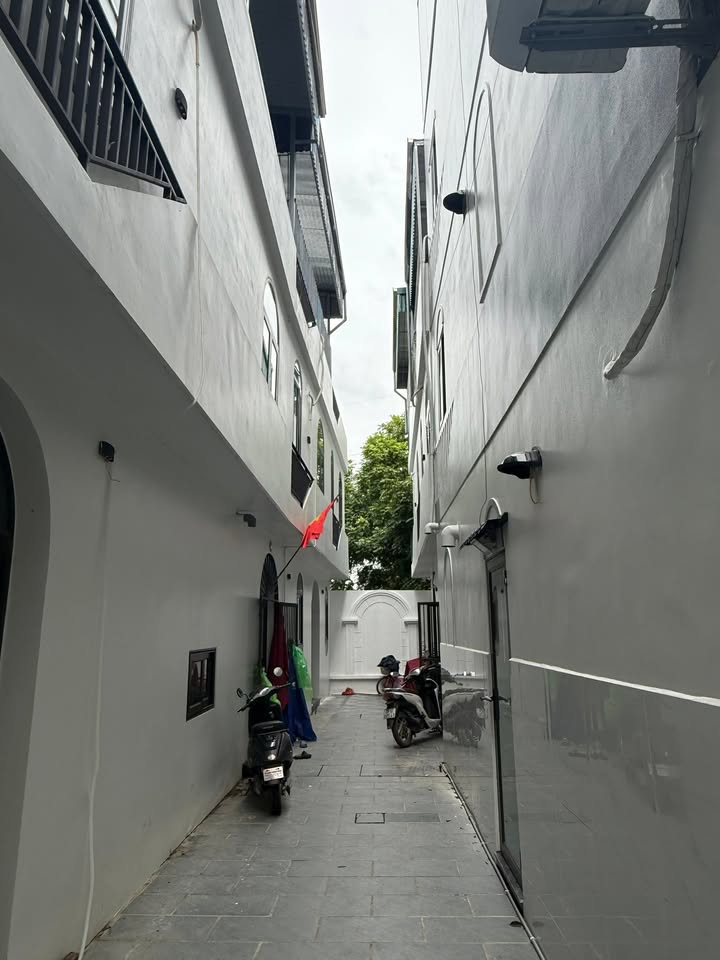 Nhà lô góc 2,5 tầng Tân Ước, 45m² giá 3,158 tỷ - Ô tô đỗ cổng ngay!