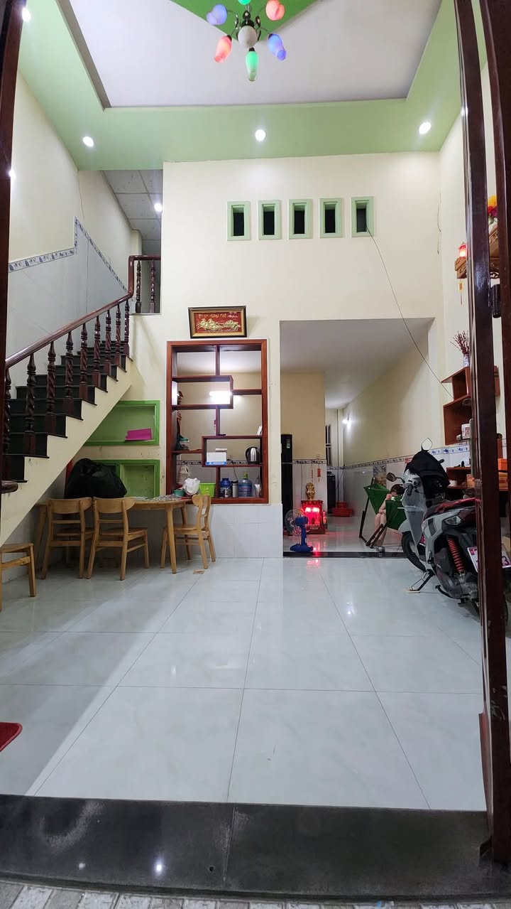 Nhà cấp 4 có gác lửng cho thuê tại Thái Hòa, Tân Uyên giá 4 triệu - Không gian thoáng mát, tiện nghi đầy đủ!