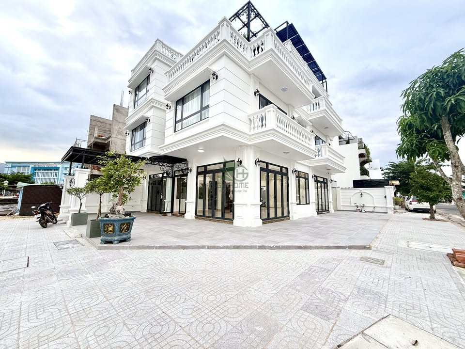 Cho thuê mặt bằng lô góc 100m² Vĩnh Thái giá 30 triệu - Kinh doanh thuận lợi!