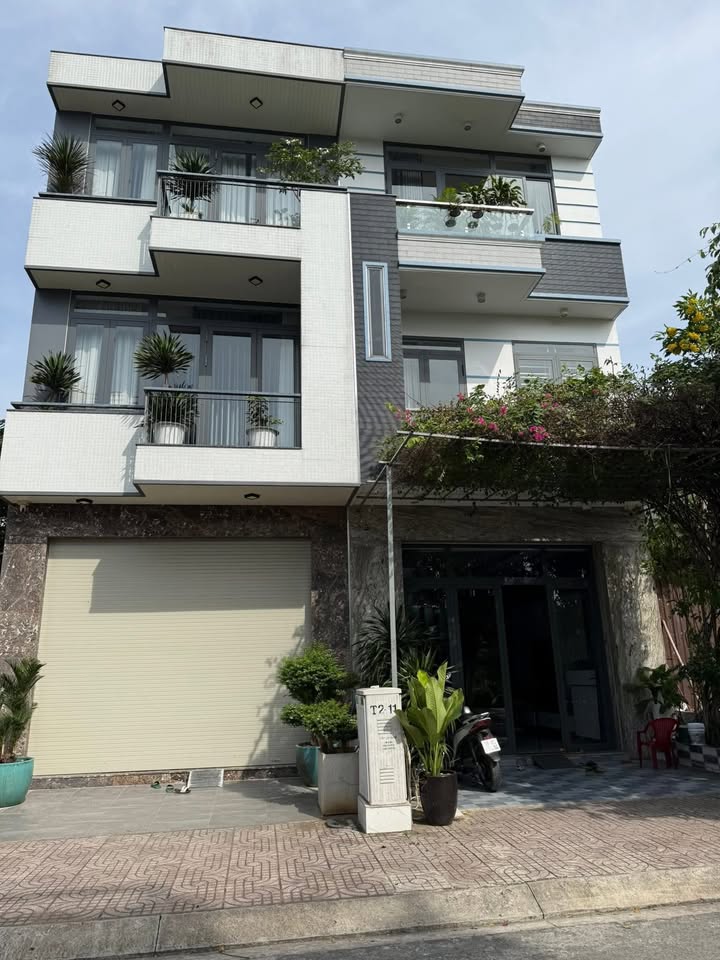 Nhà phố 3 tầng tại VSIP 1, Thuận An, Bình Dương - Thiết kế hiện đại, full nội thất chỉ 5.3 tỷ!