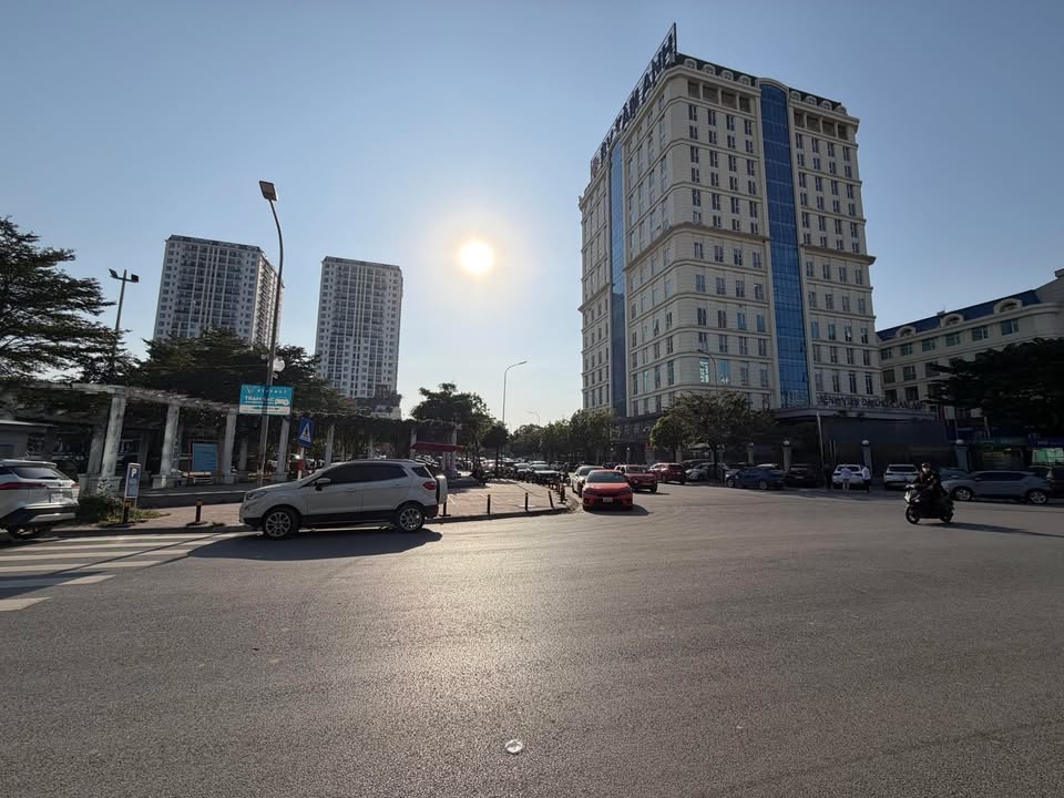 Đất nền Nguyễn Văn Cừ, Long Biên 190m² giá 60.35 tỷ - Vị trí trung tâm dân trí cao!