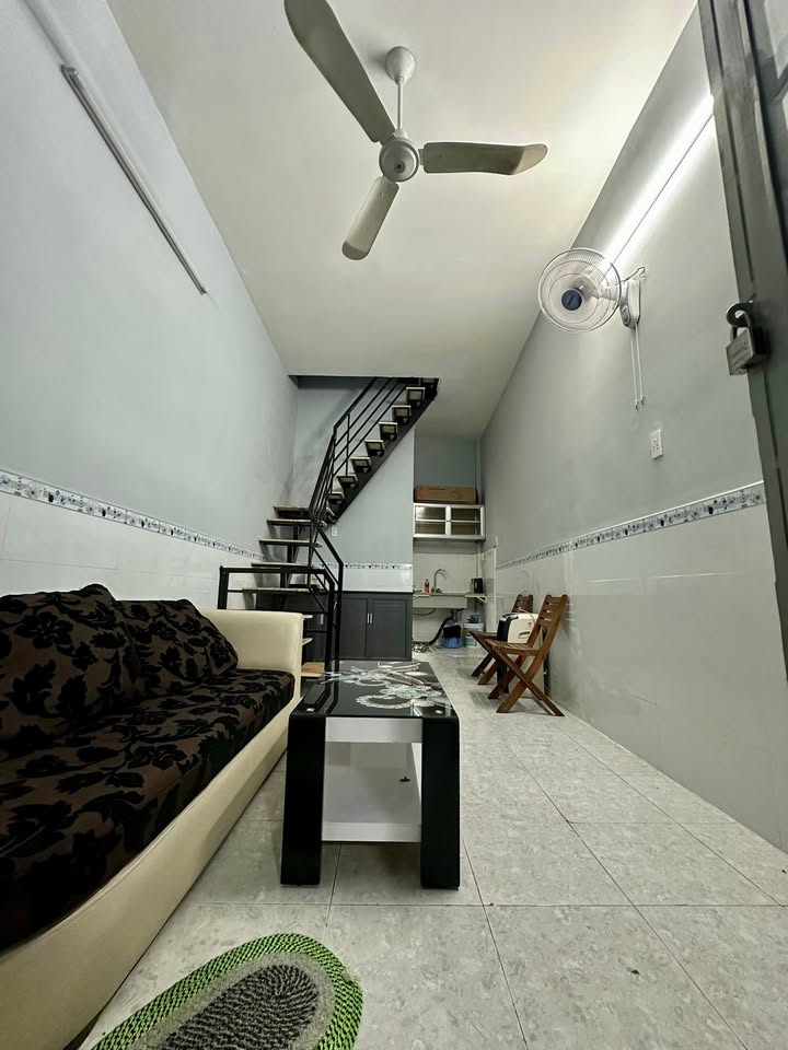 Nhà nguyên căn cho thuê đường Hoàng Văn Thụ, Tân Bình 25m² - Giá chỉ 7.5 triệu/tháng!