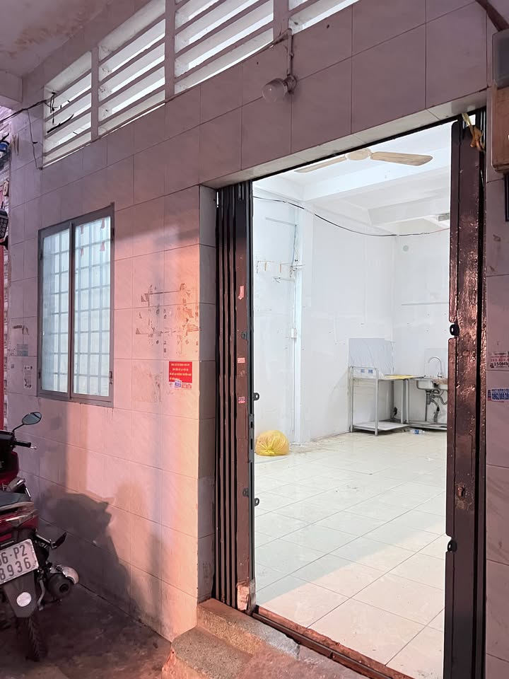 Nhà cho thuê hẻm Bùi Viện, Quận 1 - Giá 7 triệu, vị trí trung tâm phố đi bộ!