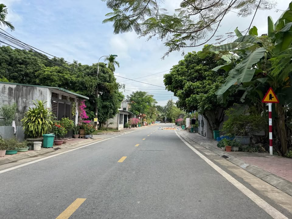 Đất thổ cư Ỷ La Tuyên Quang 170m² - Gần trường Đảng chỉ 200m!