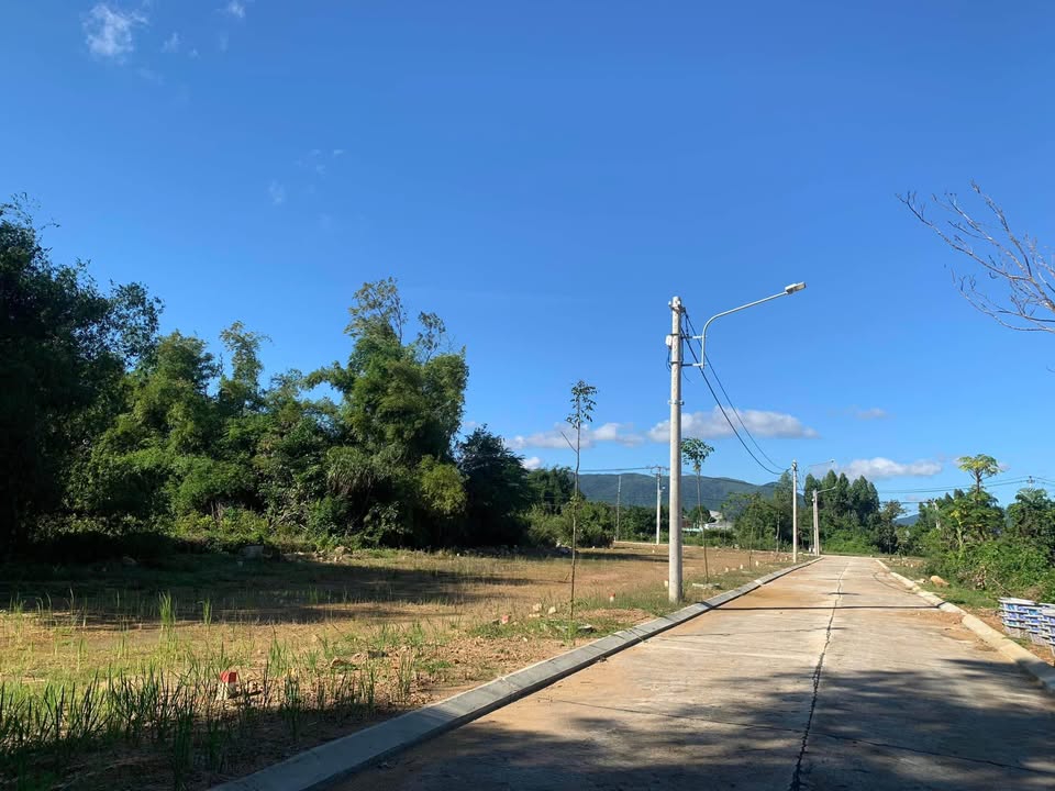 Bán đất thổ cư An Nhơn 92m² - Hướng Đông Nam, vị trí thuận lợi!