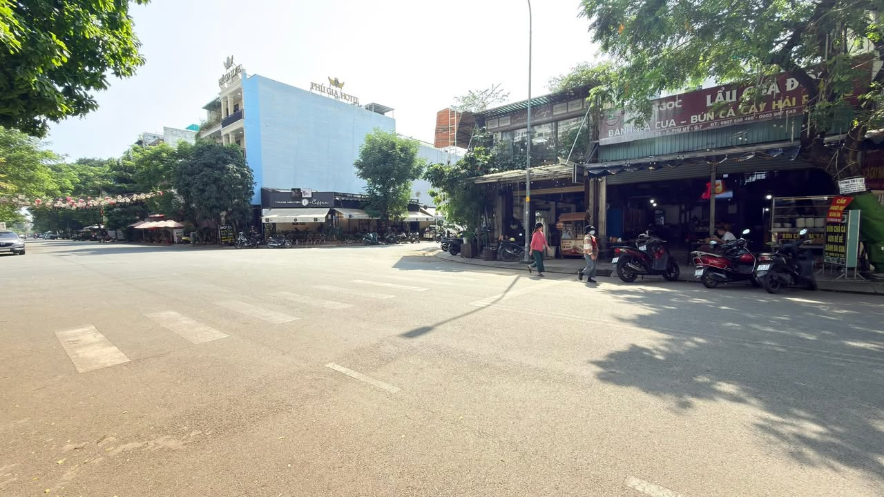 Đất nền Phú Mỹ, Quận 7, 133m² giá 18.62 tỷ - Lô kế góc phong thủy tốt!