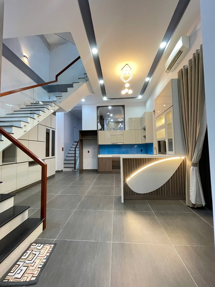 Nhà phố 1 trệt 2 lầu 160m² tại KP3 - Trảng Bom - Giá chỉ 6.5 tỷ VND!