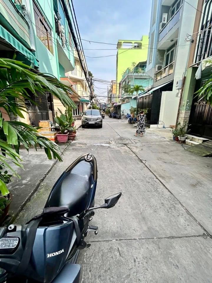 Nhà kiên cố hẻm ô tô Hàn Hải Nguyên, Q11, 34m² giá 7 tỷ - Vị trí trung tâm tuyệt vời!