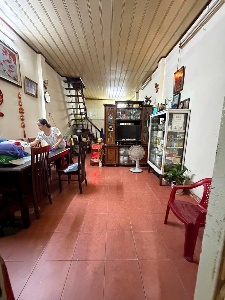 Nhà phố Trần Quang Khải, Quận 1, 40m² giá 6.15 tỷ - Vị trí trung tâm, dễ dàng di chuyển!