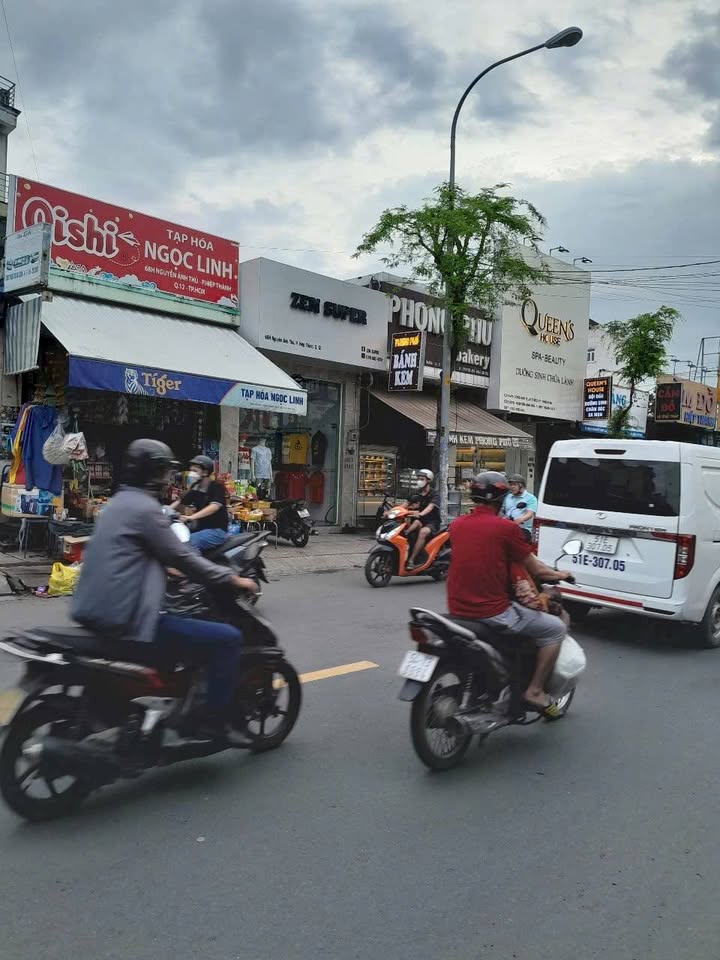 Nhà mặt tiền đường Nguyễn Ảnh Thủ, Quận 12, 205m² giá 21 tỷ - Vị trí kinh doanh sầm uất!