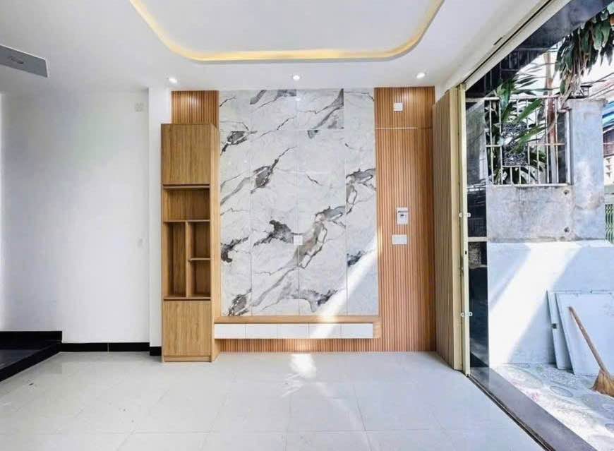Nhà 2 tầng trên đường Tây Sơn, Quy Nhơn 53m² giá 3.1 tỷ - Gần biển và chợ