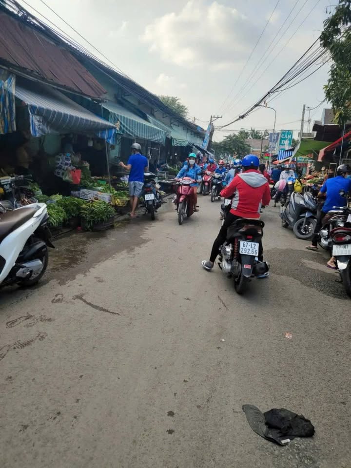 Đất + 2 kiot + 30 căn trọ tại Hòa Lân 2, Thuận Giao, 781m² - Kinh doanh tốt, thu nhập 35 triệu/tháng!