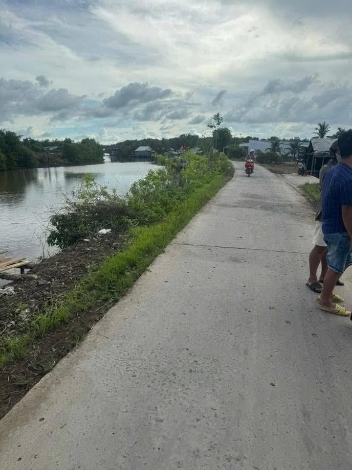 Đất nền ấp Mỹ Bình, xã Sông Đốc 250m² chỉ 175 triệu - Cơ hội hiếm có!