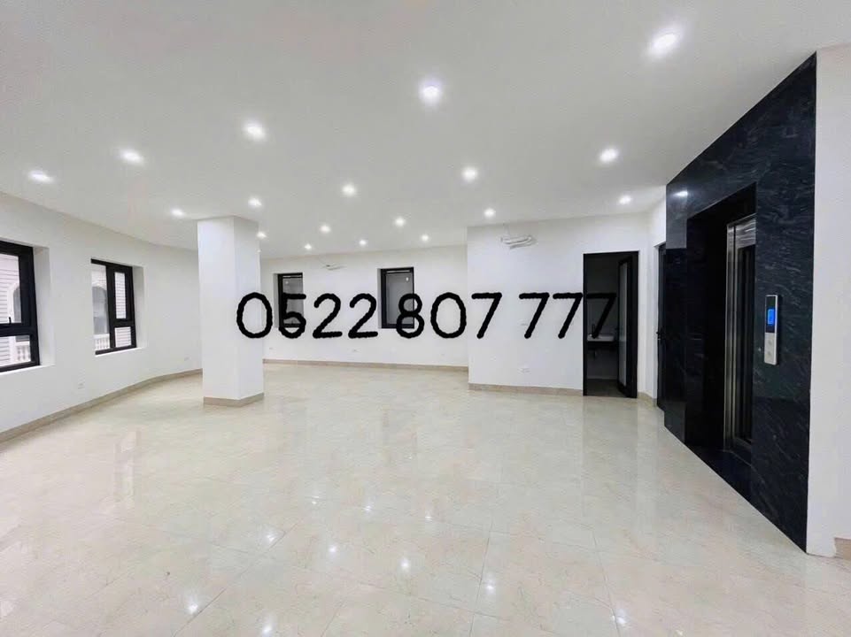 Văn phòng cho thuê Trần Thái Tông, Cầu Giấy 90m² - Khu vực sầm uất, tiện ích đầy đủ!