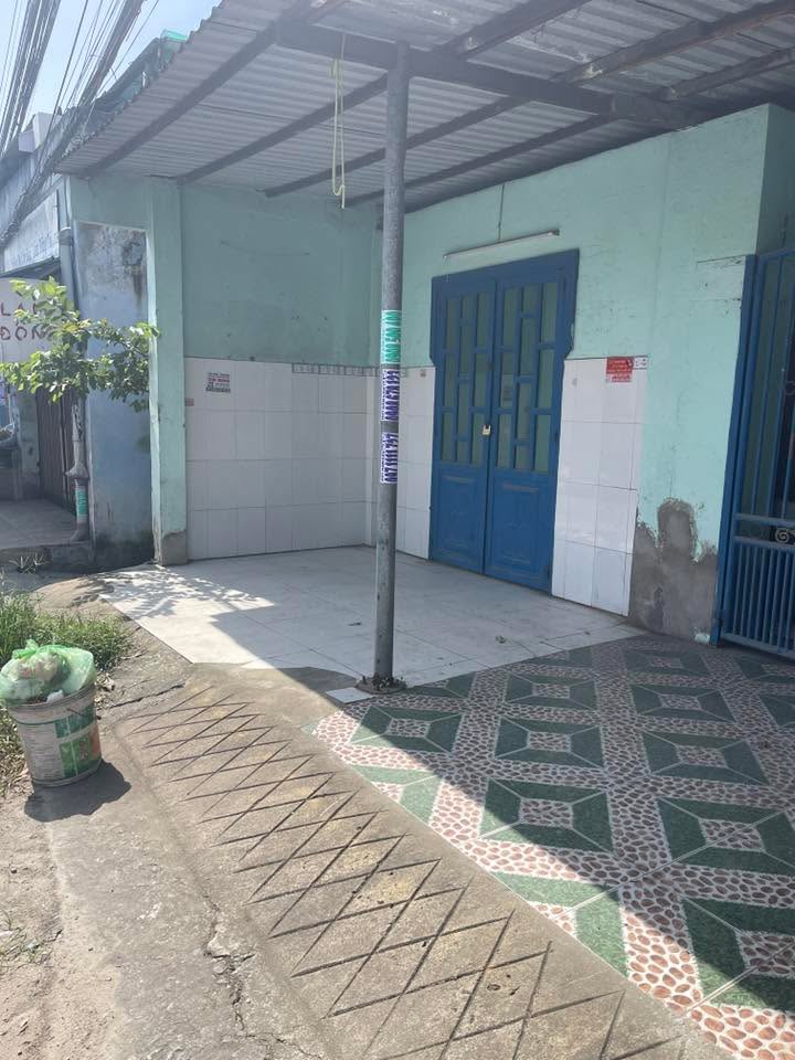 Nhà cấp 4 mặt tiền đường Võ Văn Ngân Đức Hòa 120m² giá 3.25 tỷ - Chính chủ bán gấp!