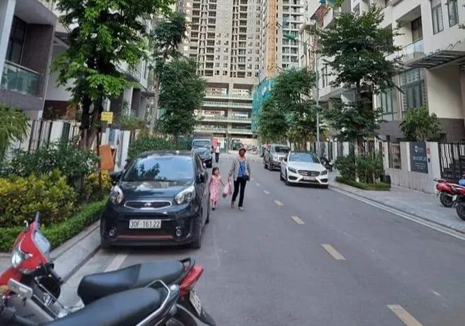 Bán gấp FrontHouse KĐT Trung Yên 116m² giá 53 tỷ - Vị trí đắc địa, thang máy