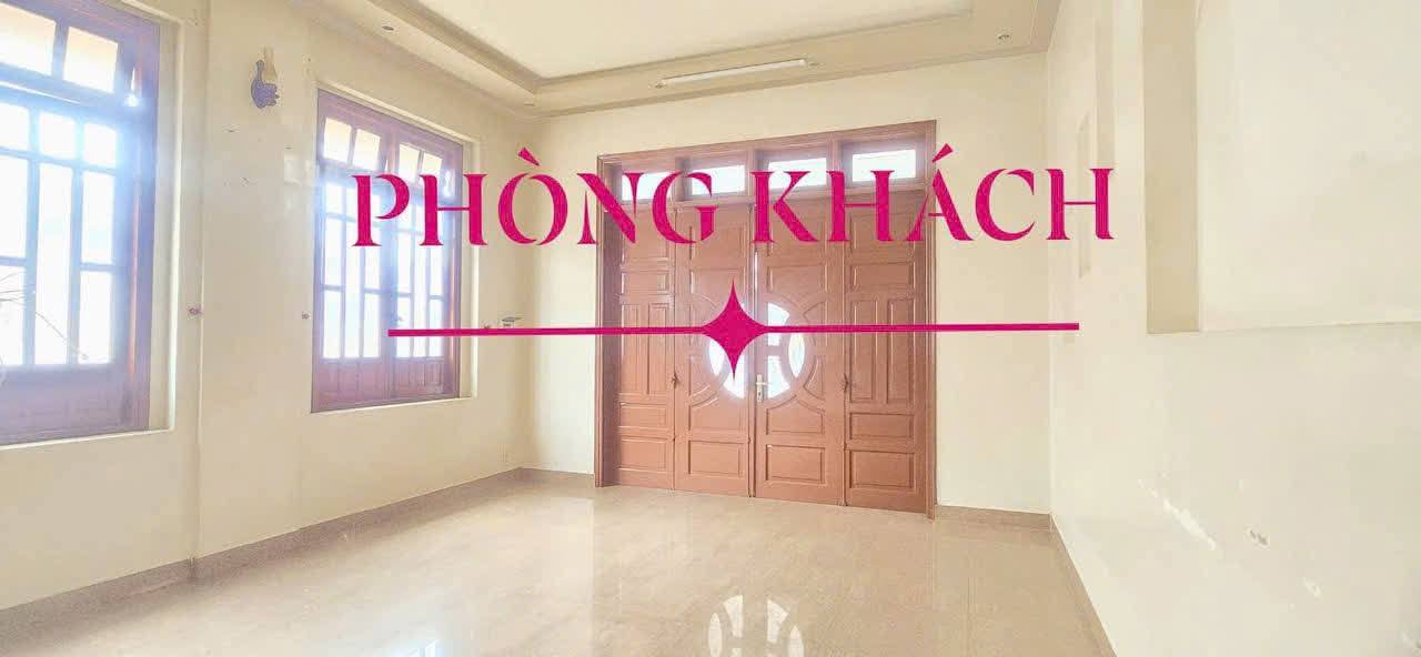 Nhà mặt tiền Nguyễn Trung Trực, Đức Trọng 298m² giá 8 tỷ - Cơ hội đầu tư hấp dẫn!