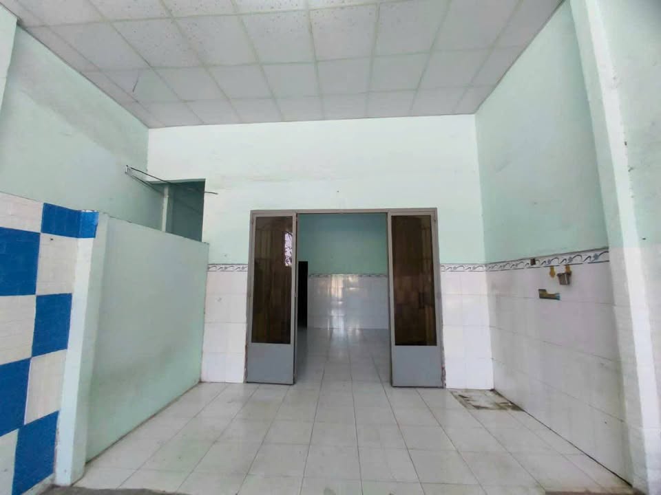 Nhà nguyên căn mặt tiền QL57B - Xã Giao Long - Giá 4 triệu - Kinh doanh thuận lợi!