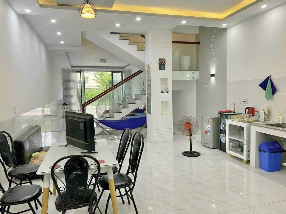 Nhà riêng cho thuê KDC 586, Cái Răng 130m² giá 15 triệu - Full nội thất sang trọng!