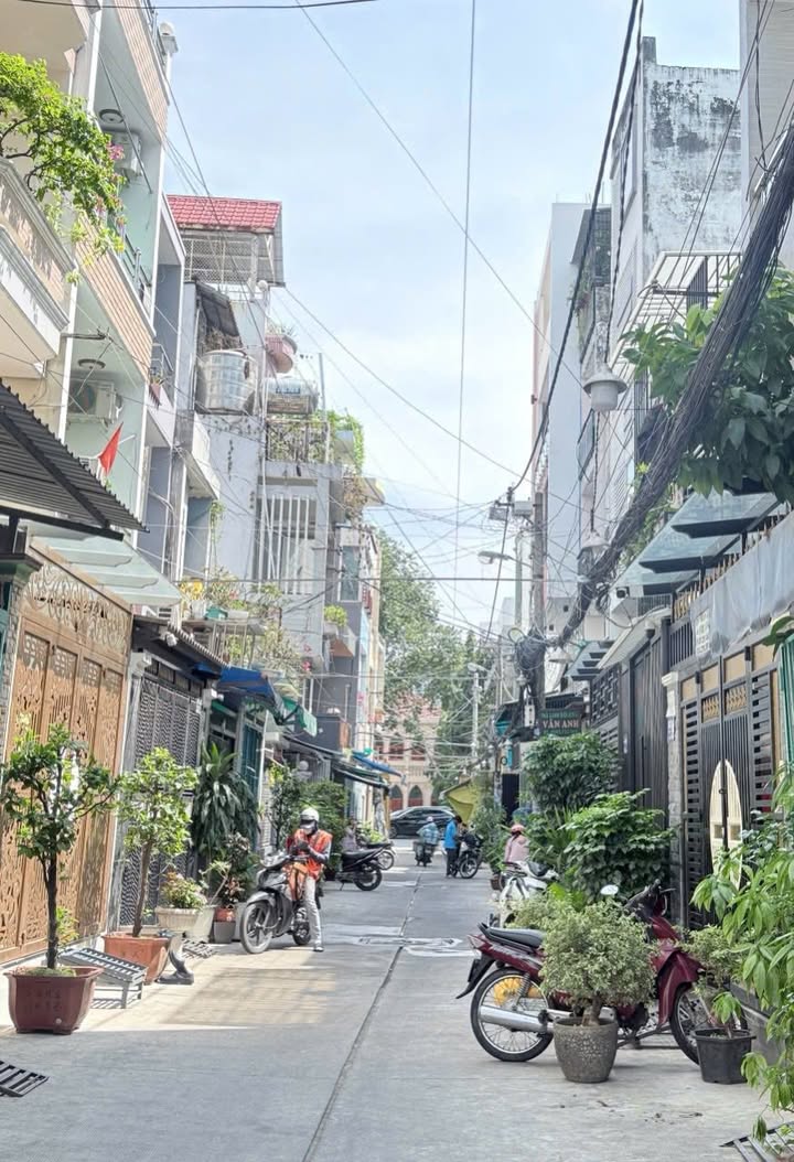 Nhà phố quận 3, 52m² giá 12.5 tỷ - Vị trí đắc địa, chính chủ bán gấp!