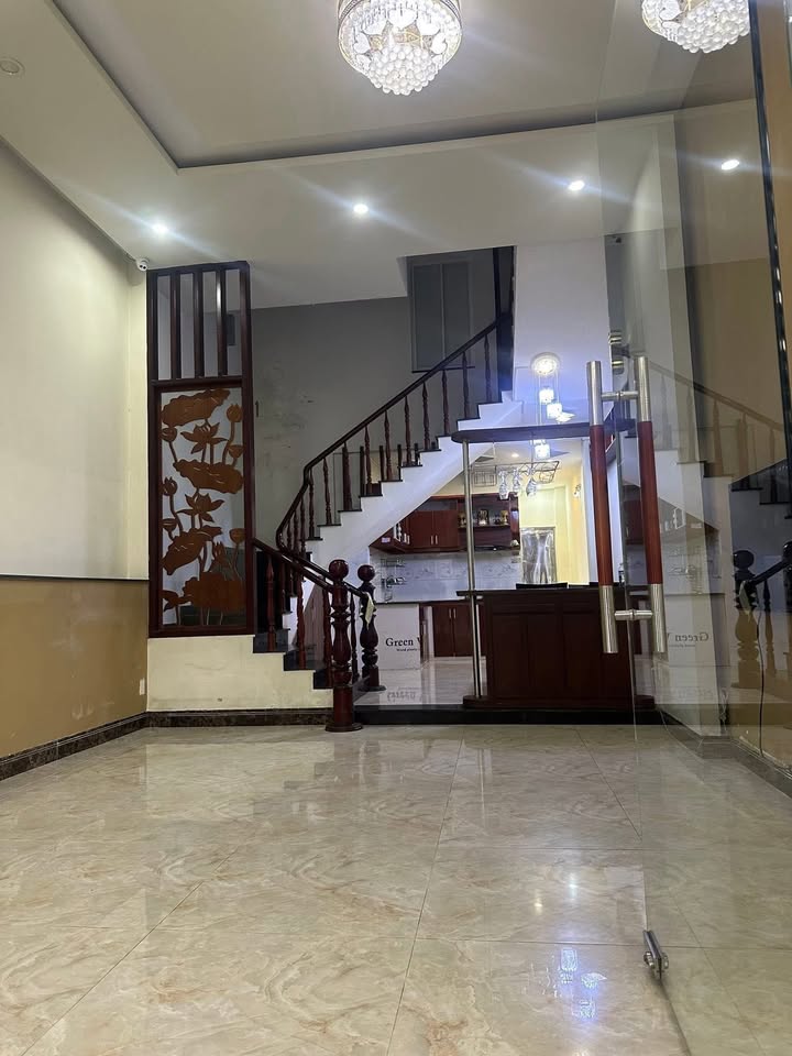 Nhà cho thuê 4 tầng mặt tiền Lê Văn Long, Đà Nẵng 75m² chỉ 15 triệu/tháng - Tiện nghi đầy đủ!