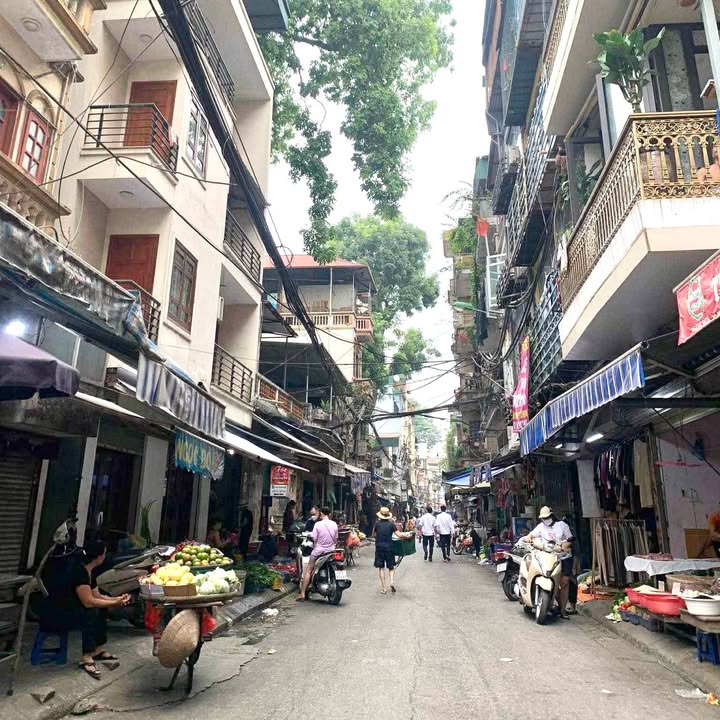 Nhà phố Phúc Xá, Ba Đình, 38m² giá 9.29 tỷ - Sổ đỏ chính chủ, tiện ích đầy đủ!