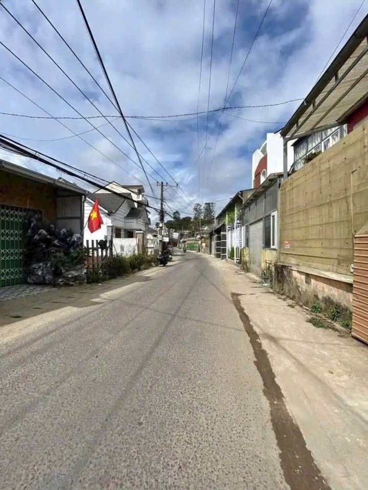 Đất liên kế mặt tiền đường Ngô Thị Sỹ, Đà Lạt 135.62m² giá 8 tỷ - Cơ hội đầu tư tốt!