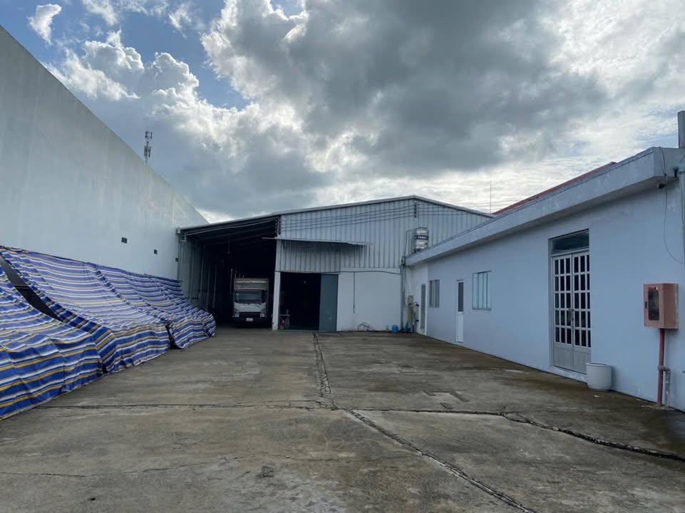 Kho xưởng cho thuê tại Quốc Lộ 1A, Cái Răng, Cần Thơ 1.300m² - Đường Container 40ft thoải mái hoạt động