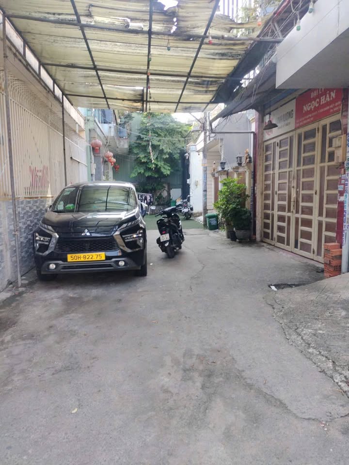 Nhà phố Tân Chánh Hiệp, Quận 12, 60m² giá 4.2 tỷ - Hẻm xe hơi tránh nhau!