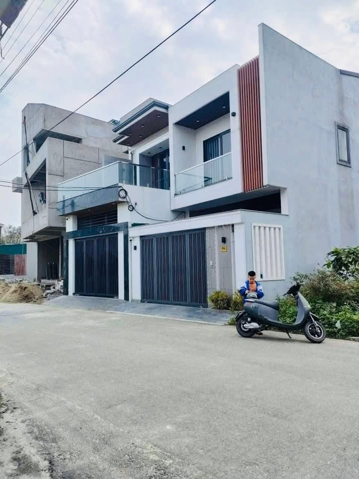 Bán đất Đoài Thịnh Thạch Trung 181m² giá 4 tỷ - Khu dân cư sầm uất!