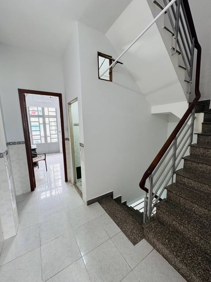 Nhà phố Phạm Văn Chí, Quận 6 - 52m² giá 5 tỷ - Vị trí vàng cho thuê hoặc ở ngay!