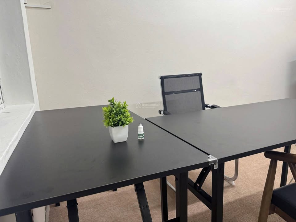 Văn phòng cho thuê 16m² tại Nguyễn Huy Tự, quận Hai Bà Trưng - Không gian làm việc lý tưởng!