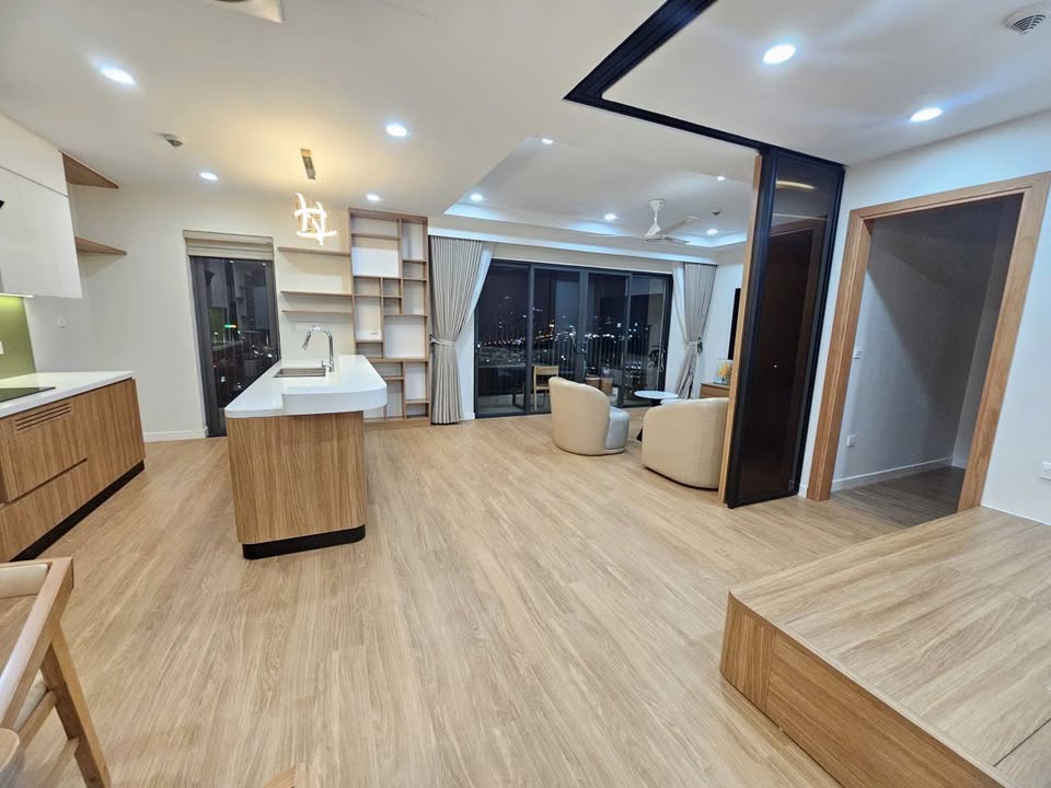 Căn hộ Kosmo Tây Hồ 118m² giá thỏa thuận - View hồ Tây tuyệt đẹp!