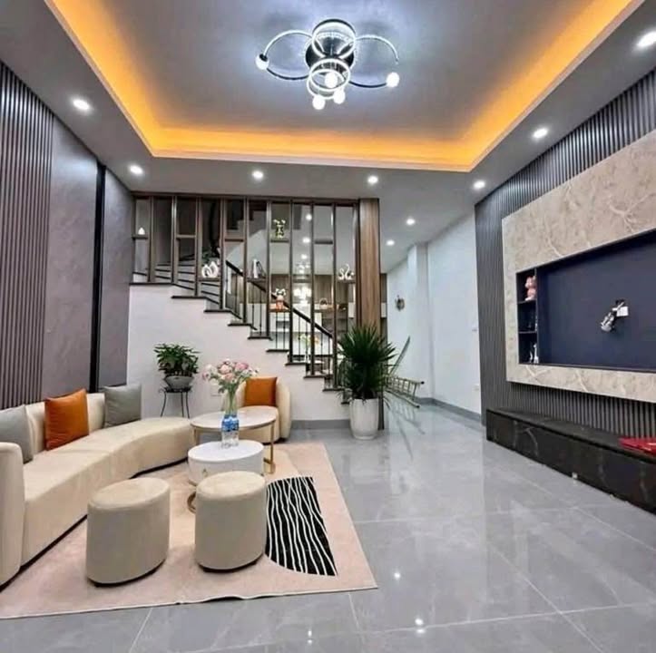 Nhà 5 tầng Đông Ngạc, 35m² giá chỉ 600 triệu - Sổ đỏ chính chủ!