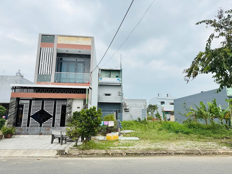 Đất nền Hòa Quý Đà Nẵng 100m² giá 4.65 tỷ - Đầu tư thông minh!