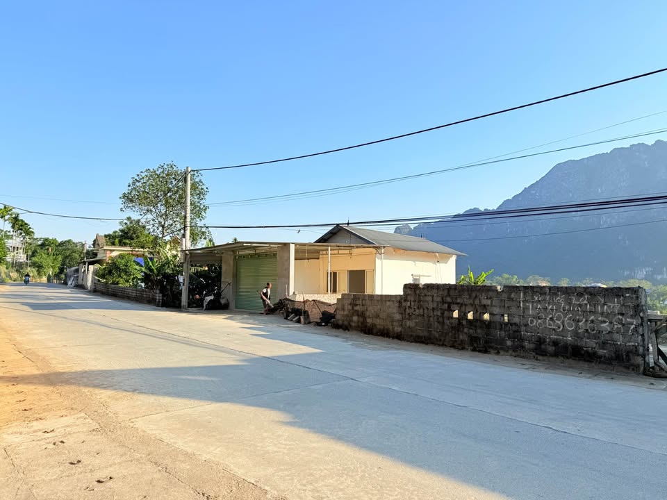 Đất nền Liên Sơn Lương Sơn Hòa Bình 185m² - Giao thông thuận tiện, Sổ hồng chính chủ!