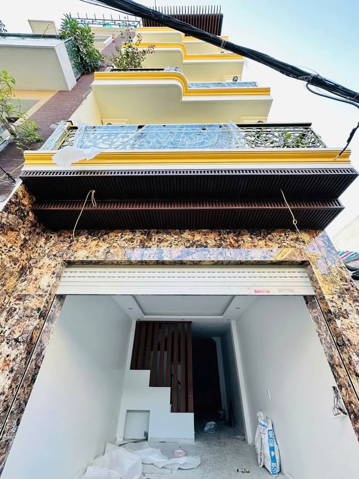 Nhà 6 tầng ngõ 207 Xuân Đỉnh 57m² giá 18 tỷ - Thiết kế hiện đại, thang máy tiện lợi!