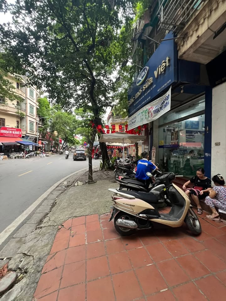 Nhà phố Trần Quang Diệu Đống Đa 33m² giá 23.5 tỷ - Mặt phố kinh doanh sầm uất!