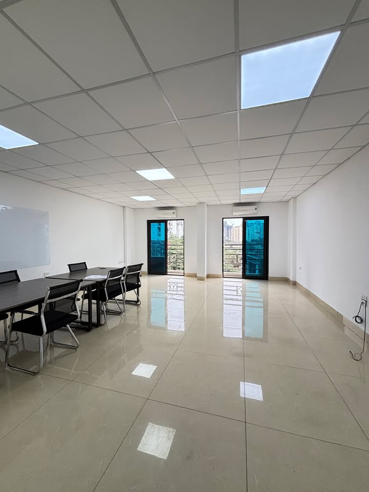 Văn phòng cho thuê Mễ Trì Hạ 55m² giá 9.5 triệu - Phù hợp mọi loại hình kinh doanh!