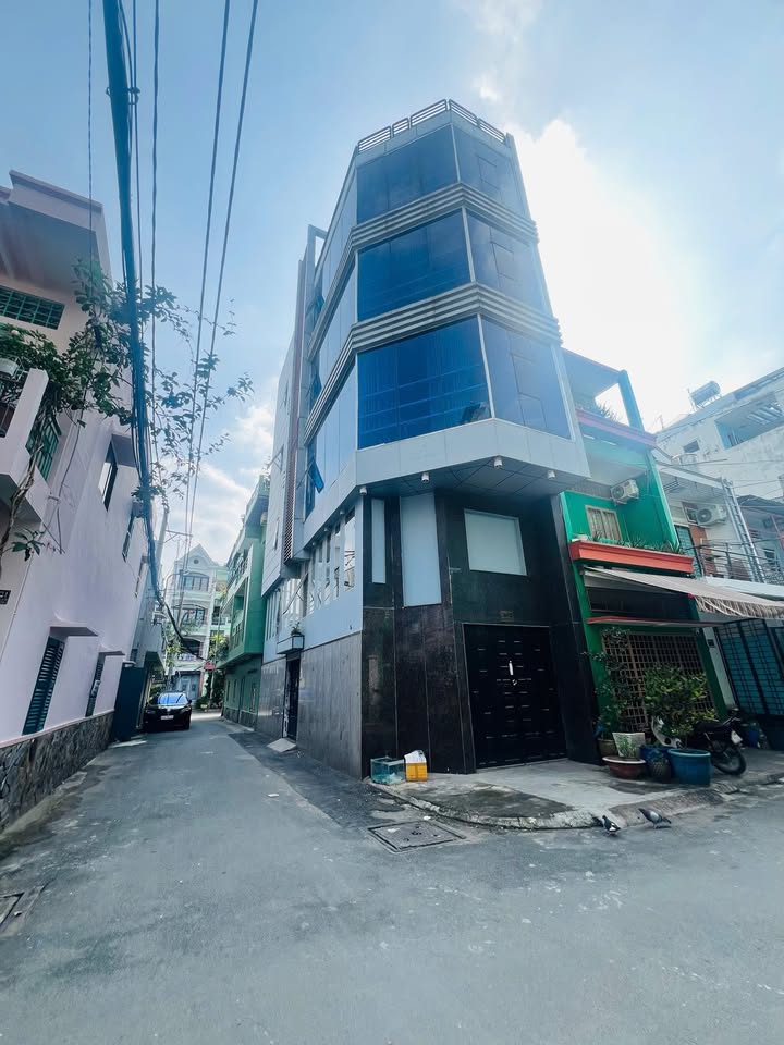 FrontHouse 6 tầng Lạc Long Quân 70m² giá 11.6 tỷ - Đầu tư sinh lời hấp dẫn!