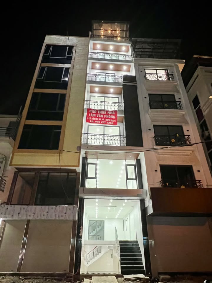 Cho thuê văn phòng 7 tầng đường Nguyễn Lam, Long Biên - Mặt tiền lớn, diện tích 70m² mỗi tầng