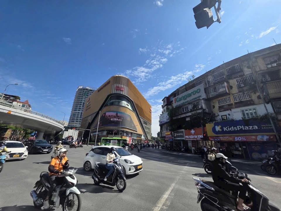 Mặt bằng cho thuê phố Chùa Bộc 50m² giá thỏa thuận - Vị trí đắc địa gần Vincom!