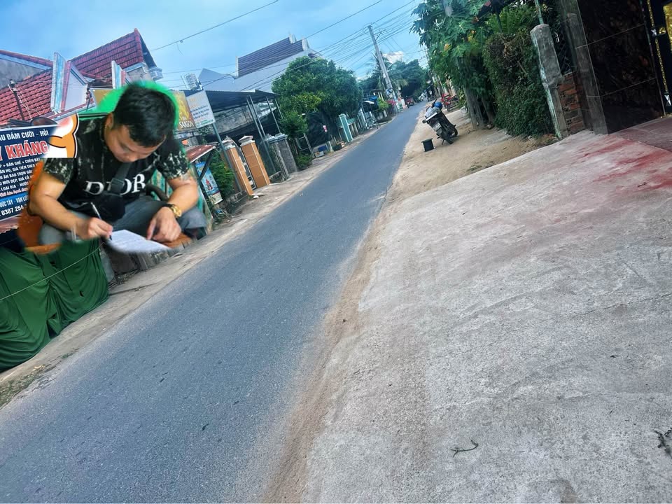 Đất thổ cư 150m² mặt tiền đường nhựa Tân Đức Tây - Giá chỉ 1,7 tỷ!